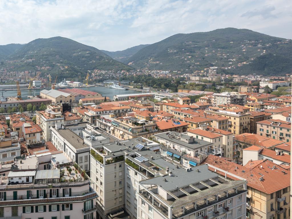 Guesthouse Il Grattacielo Sul Golfo La Spezia Exterior photo